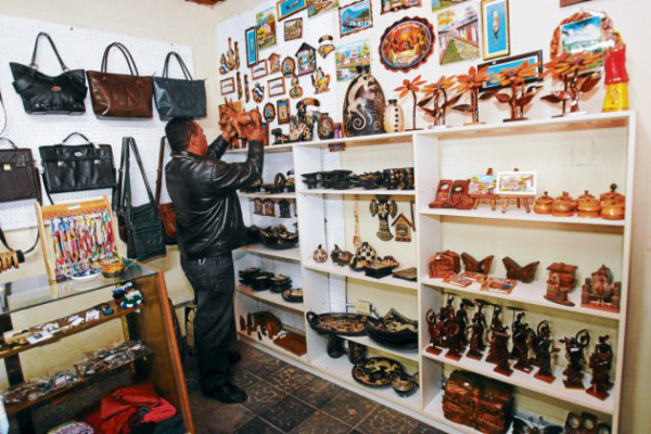 Santa Lucía despliega sus encantos en feria patronal