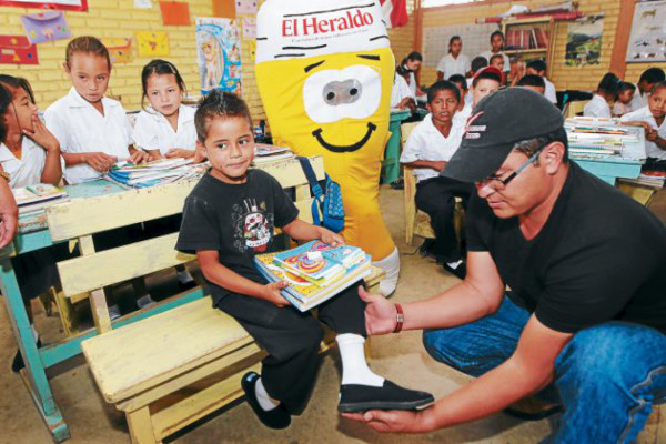 EL HERALDO cambió útiles por sonrisas
