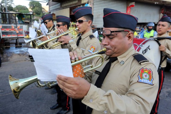 FOTOS: Procesión de la Virgen de Suyapa en la capital de Honduras