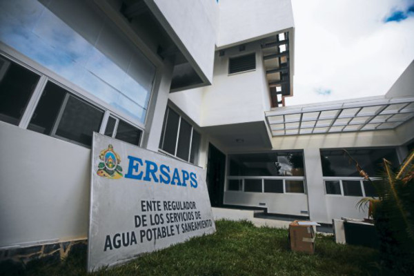 El SANAA no presentó justificación administrativa