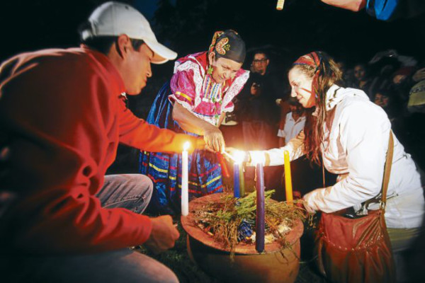 Con rituales despiden ciclo calendárico maya
