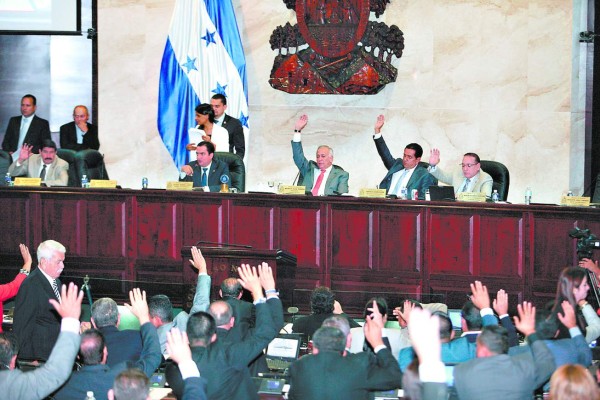 Un rector interino regirá la UNAH; los estudiantes irán a elecciones