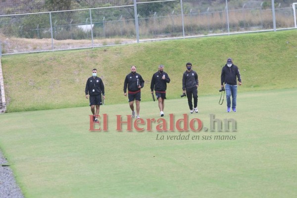 Pablo Lavallén, el nuevo DT del Olimpia, llega a la cueva del León (FOTOS)