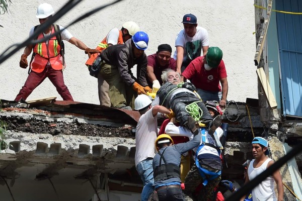 Al menos 147 muertos, entre ellos 21 niños, por sismo de 7.1 en México