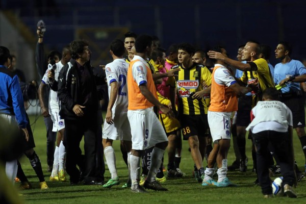 Olimpia luchó para ser líder en Honduras