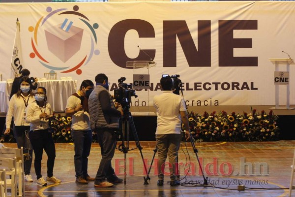 Curiosidades, preparativos y votos: Así transcurren las elecciones primarias en Honduras (FOTOS)