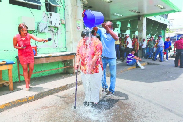 Ice Bucket Challenge llega al HEU
