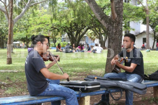 El ambiente de este viernes en la Universidad Nacional Autónoma de Honduras tras varias semanas de tomas