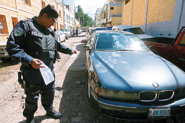 Policía decomisa motocicletas en la capital por incumplimiento de prohibición