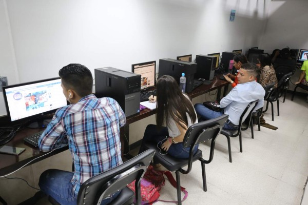 Carrera de Periodismo de la UNAH cumple 50 años