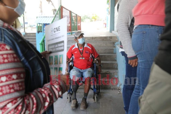 Las 20 imágenes que dejó la jornada electoral en la capital