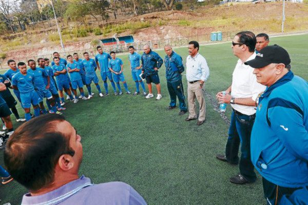 VIDEO: Cuate Castillo asumió como técnico de Motagua