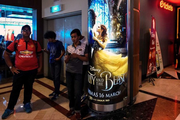 Kuwait prohíbe la difusión de 'La bella y la bestia'&nbsp;