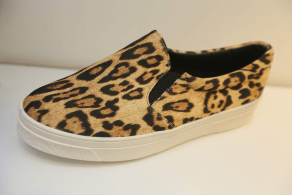 Pasos de mujer al estilo Vans