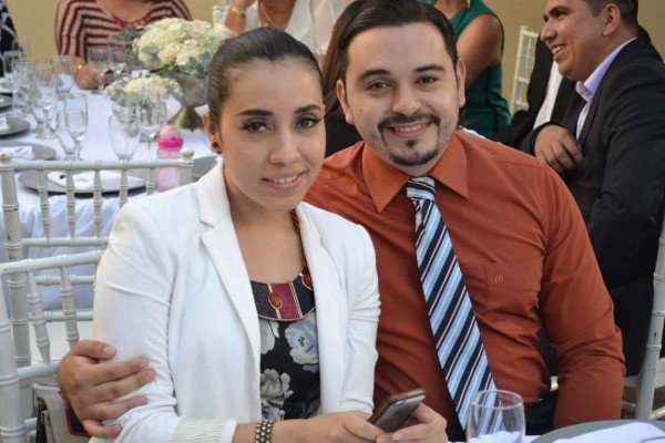 Romántica alianza civil entre David y Ana Ruth