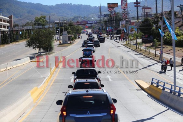 Las imágenes del recorrido de Xiomara Castro hacia el Estadio Nacional