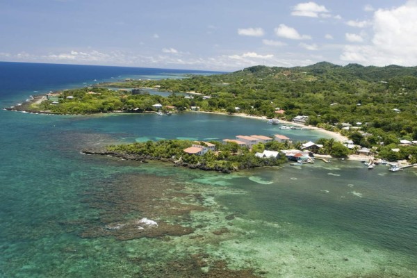 Roatán: Paraíso misterioso donde el verano es eterno