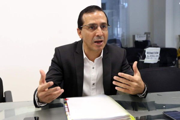 Gobierno revisa a la baja déficit fiscal de -3.5% a -3.2%