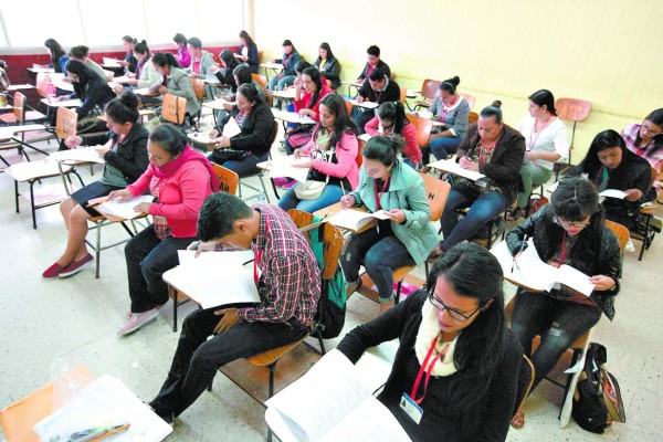 Estancado se encuentra el concurso docente en Honduras
