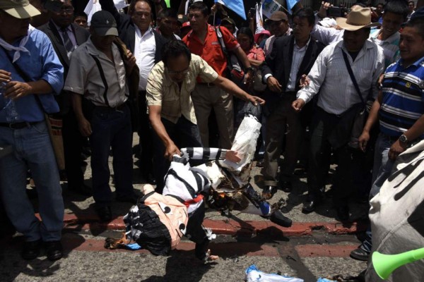 Pugna con jefe antimafias de ONU arrincona a presidente de Guatemala&nbsp;