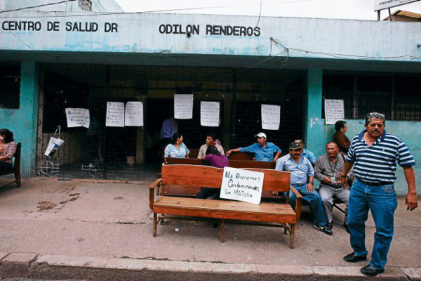 Huelgas ponen en riesgo salud de 40 mil capitalinos