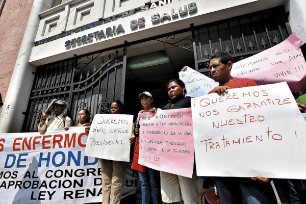 Confirman deficiencias en atención a pacientes