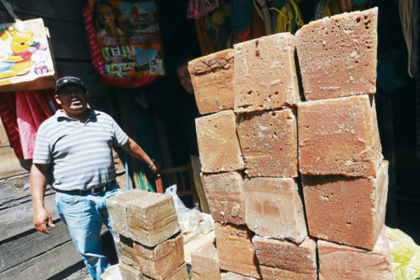 Llegada del verano reactiva la actividad comercial