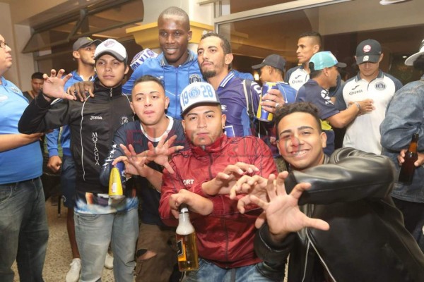 Aficionados motagüenses compartieron con los futbolistas previo a la final