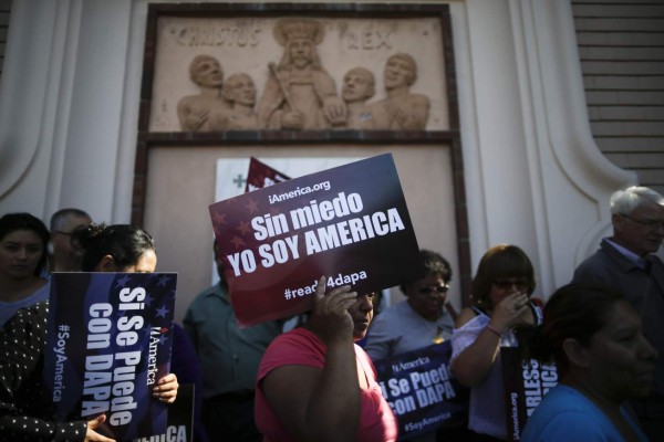 Gobierno de EE UU pide aplazar orden judicial sobre inmigración