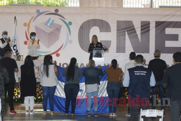 Consejo Nacional Electoral y partidos políticos están en deuda, según analistas