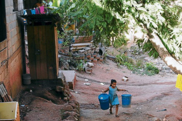 Aguas de San Miguel podría reemplazar al SANAA