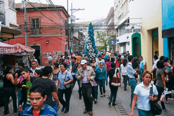 Unidad familiar y que vuelva la esperanza piden capitalinos