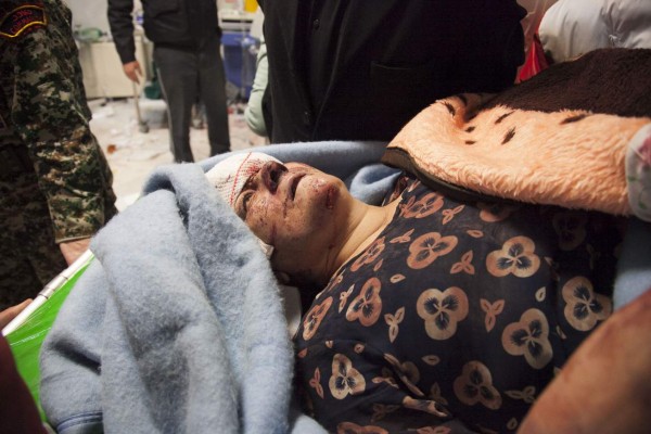 Más de 400 muertos en Irán por un violento sismo