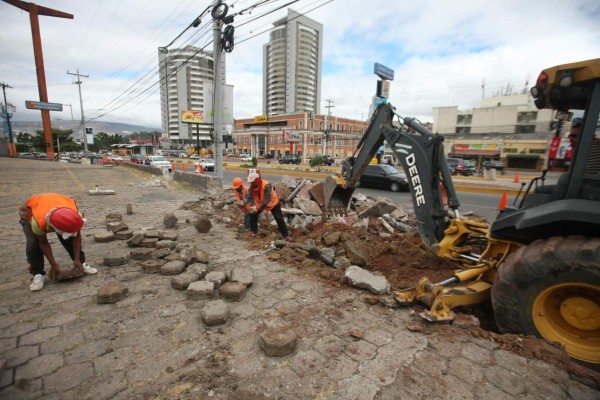 Alcaldía exige liberar vía pública en ejes de Trans 450
