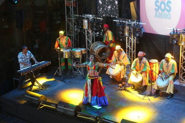 Voces solidarias unidas por los niños