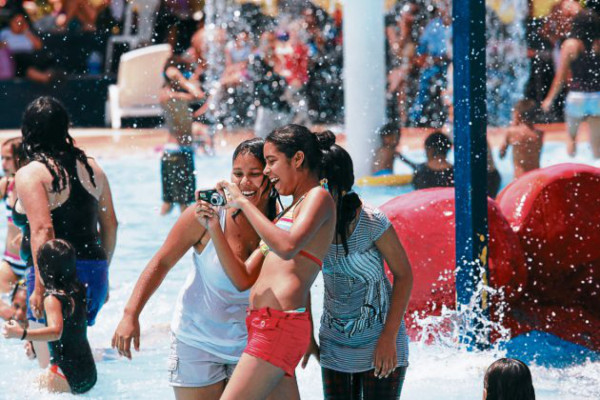 Parques y balnearios esperan a capitalinos