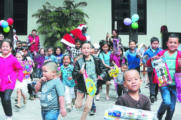 Nueve años de llevarles alegrías y sorpresas