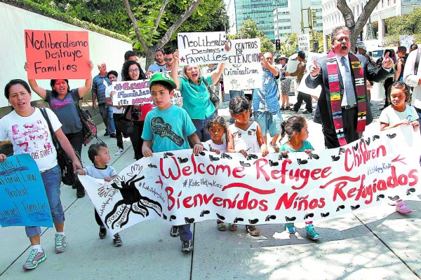 Protestan en albergue de niños inmigrantes