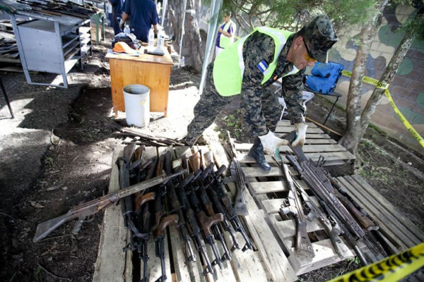 Honduras destruyen unas 3.000 armas decomisadas al crimen organizado