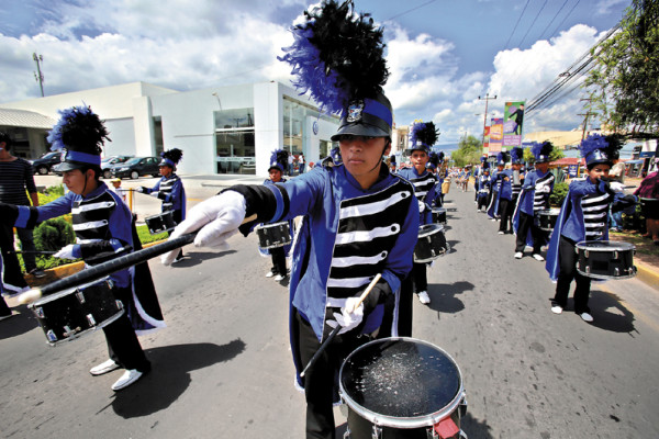 Megapastel, desfiles y carnaval por 435 aniversario de Tegus