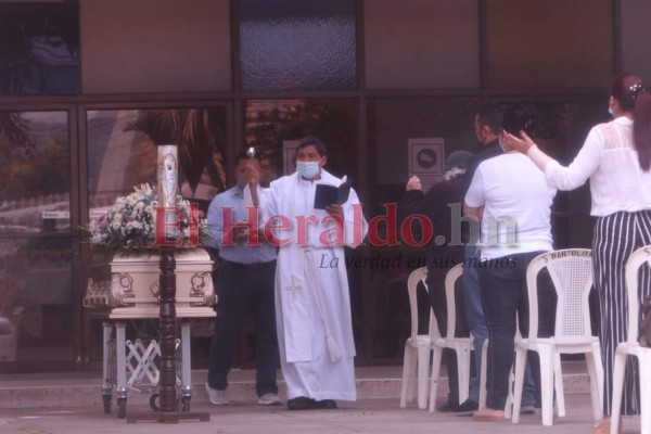 Con misa dan último adiós a la abogada Indiana Beatriz Castellanos (FOTOS)