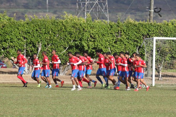 Manuel Keosseián: 'Estoy armando un equipo para campeón'