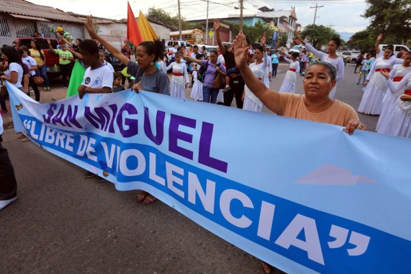 Con caminata celebran reducción de violencia