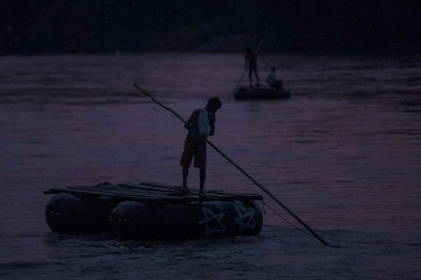 FOTOS: Así es la dura travesía de los migrantes en la frontera entre México y Guatemala