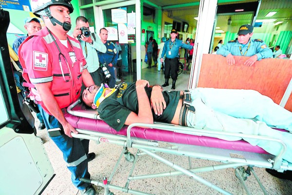 Honduras: Golpeado en riña con un policía municipal