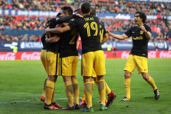 Atlético gana a Osasuna con gol de Godín y asciende a puestos 'Champions'