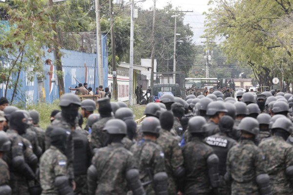 El espectacular operativo para trasladar los reos de la cárcel de San Pedro Sula a El Pozo