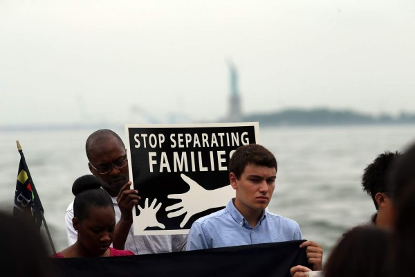 Papa Francisco pide acciones urgentes para proteger niños