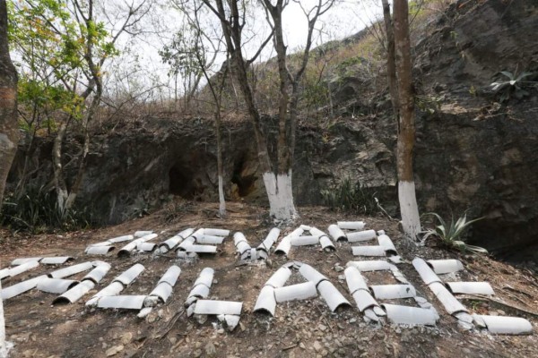 Así disfrutó el presidente Juan Orlando Hernández el recorrido por las cuevas de Taulabé