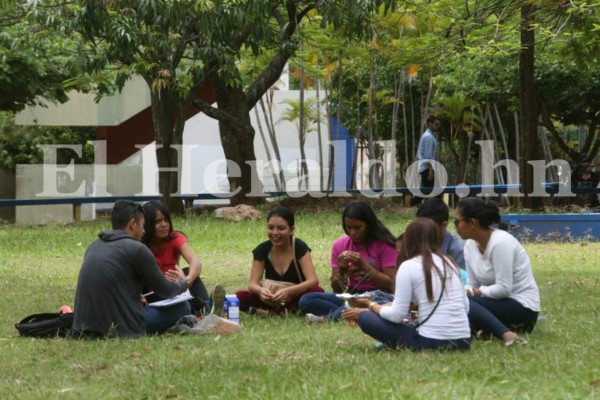 El ambiente de este viernes en la Universidad Nacional Autónoma de Honduras tras varias semanas de tomas